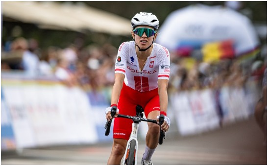 How Did Kasia Niewiadoma Finally Conquer the Tour de France Femmes?
