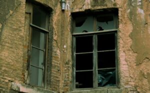 Top Ways Replacing Old Windows Grows Your Property Value