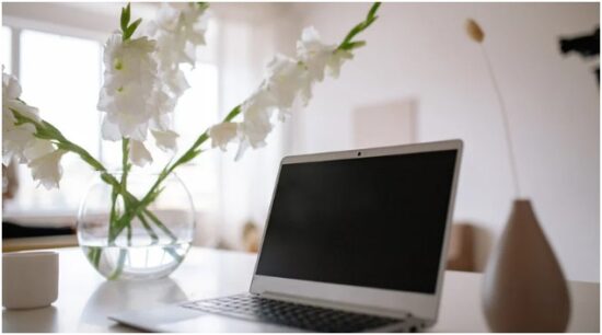 Effortless Monthly Flower Delivery For Packed Schedules