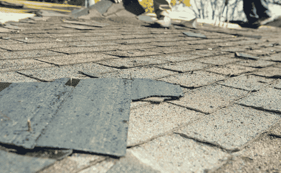 Signs That Indicate Roof Damage Linked to Gutters