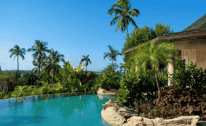 5 Ways Above-Ground Pools Transform Small Outdoor Spaces Into Leisure Zones