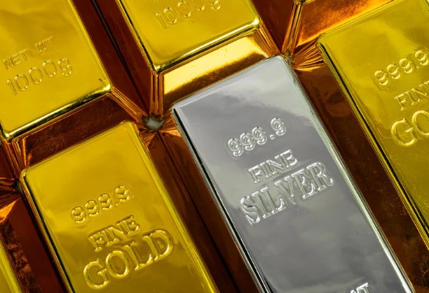 Key Investment Benefits of Holding Physical Gold and Silver
